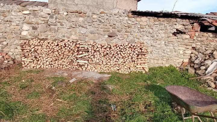 Şişe 160 lari 1 metre için satılır