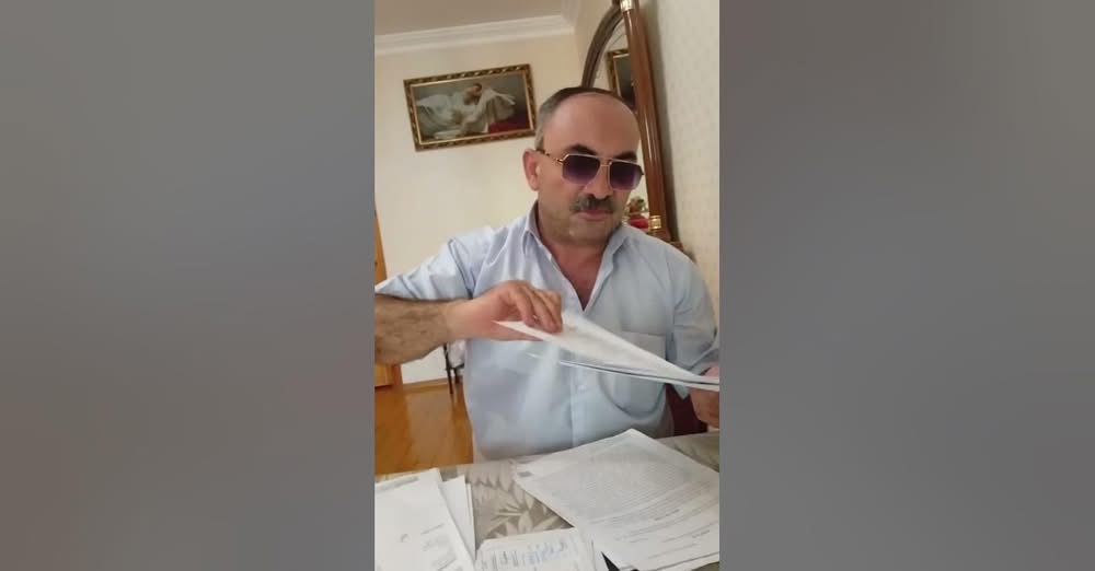 Avtomobil