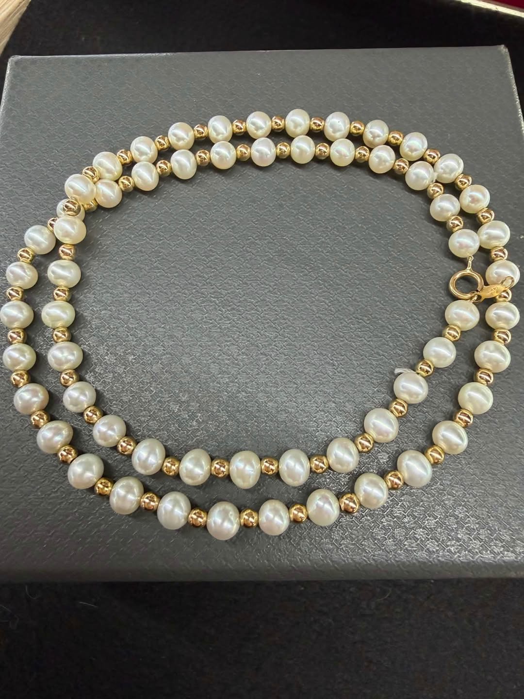 Maraqlı boyunbağı qızıl küpələrlə 14k