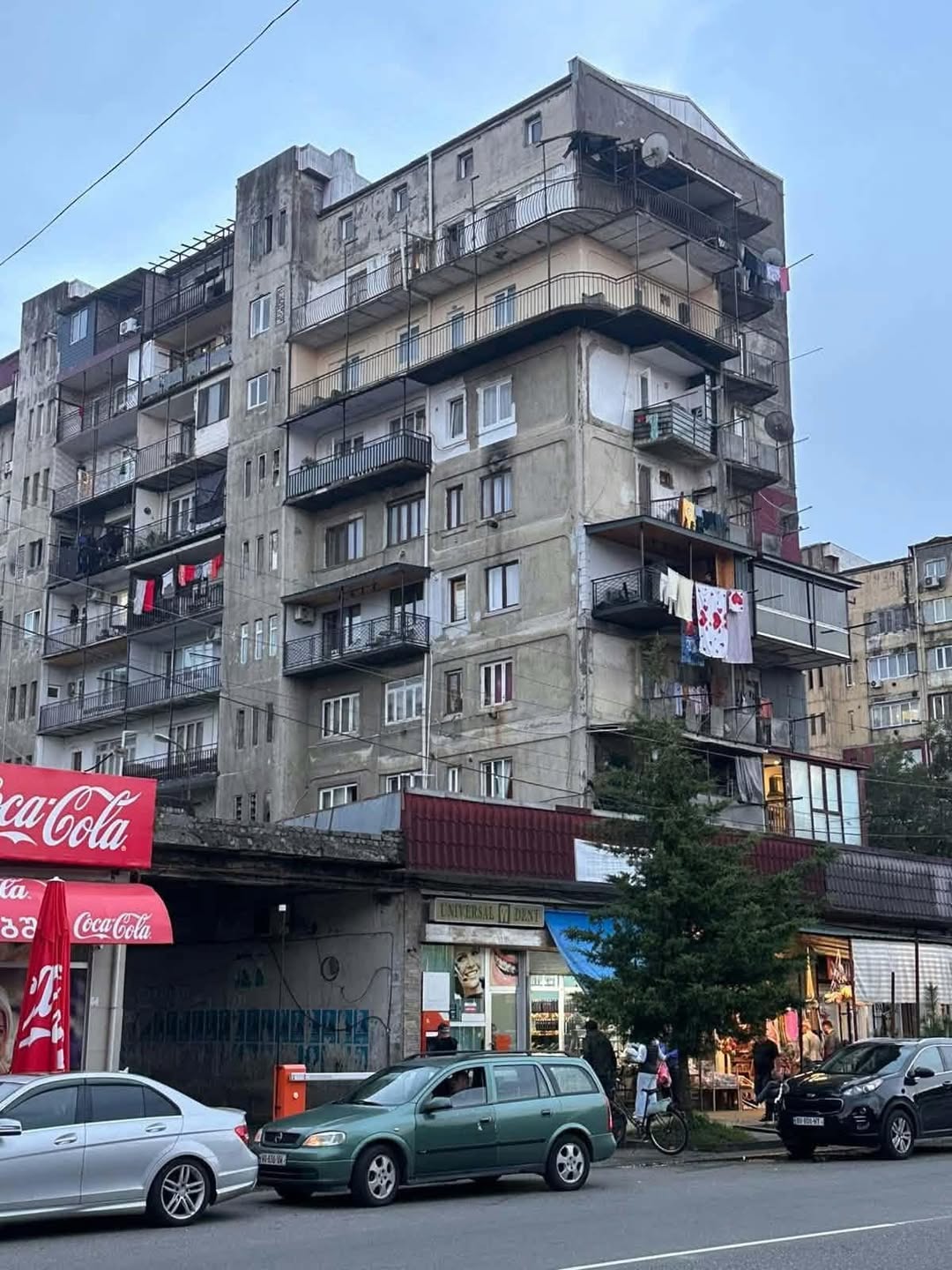 Kobuleti şəhərində Rustaveli küçəsində 140 kv. m. - 95,000$