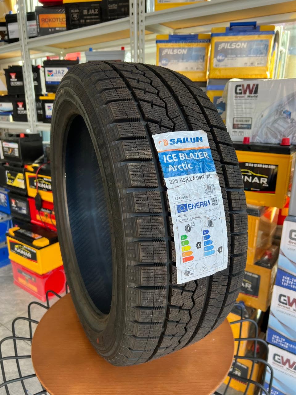 SAILON installs winter tires on all cars | ZAMER | VANLI