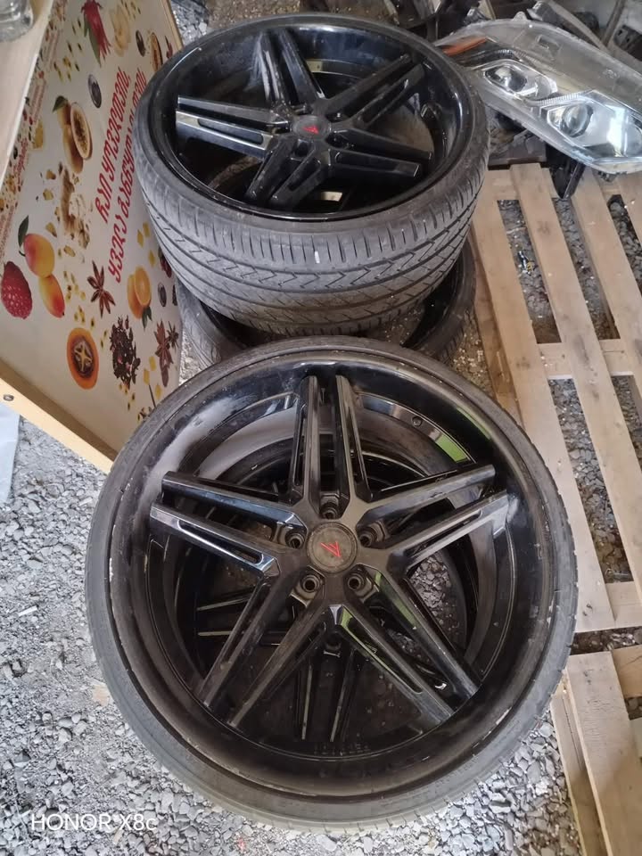 R22 დისკები საბურავებით 5x112