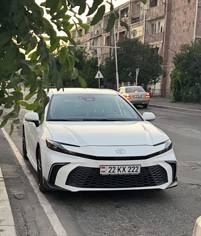 Toyota Camry 2025