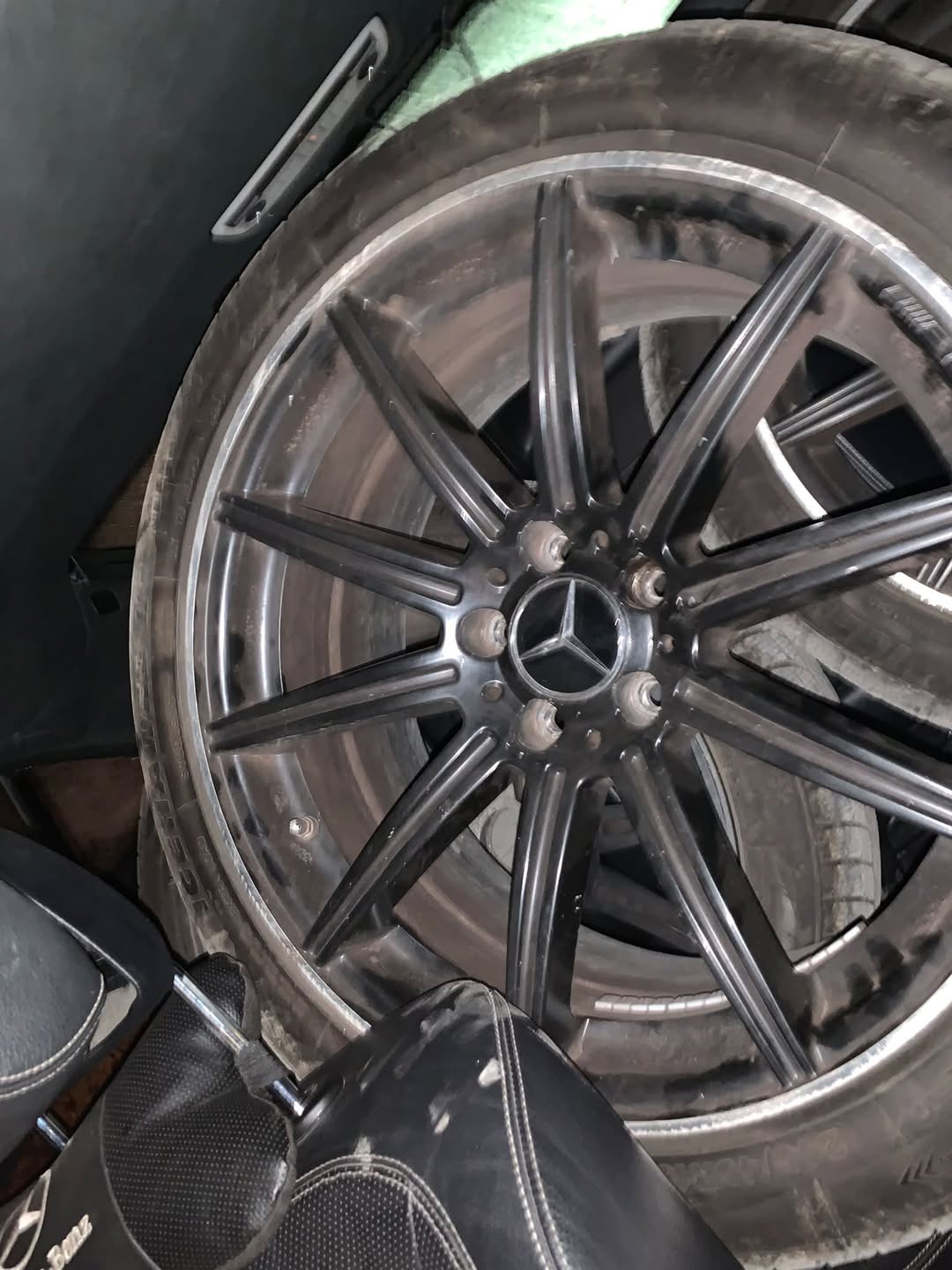 CLS63 დისკი საბურავებით, ოდნავ ნასვარკი