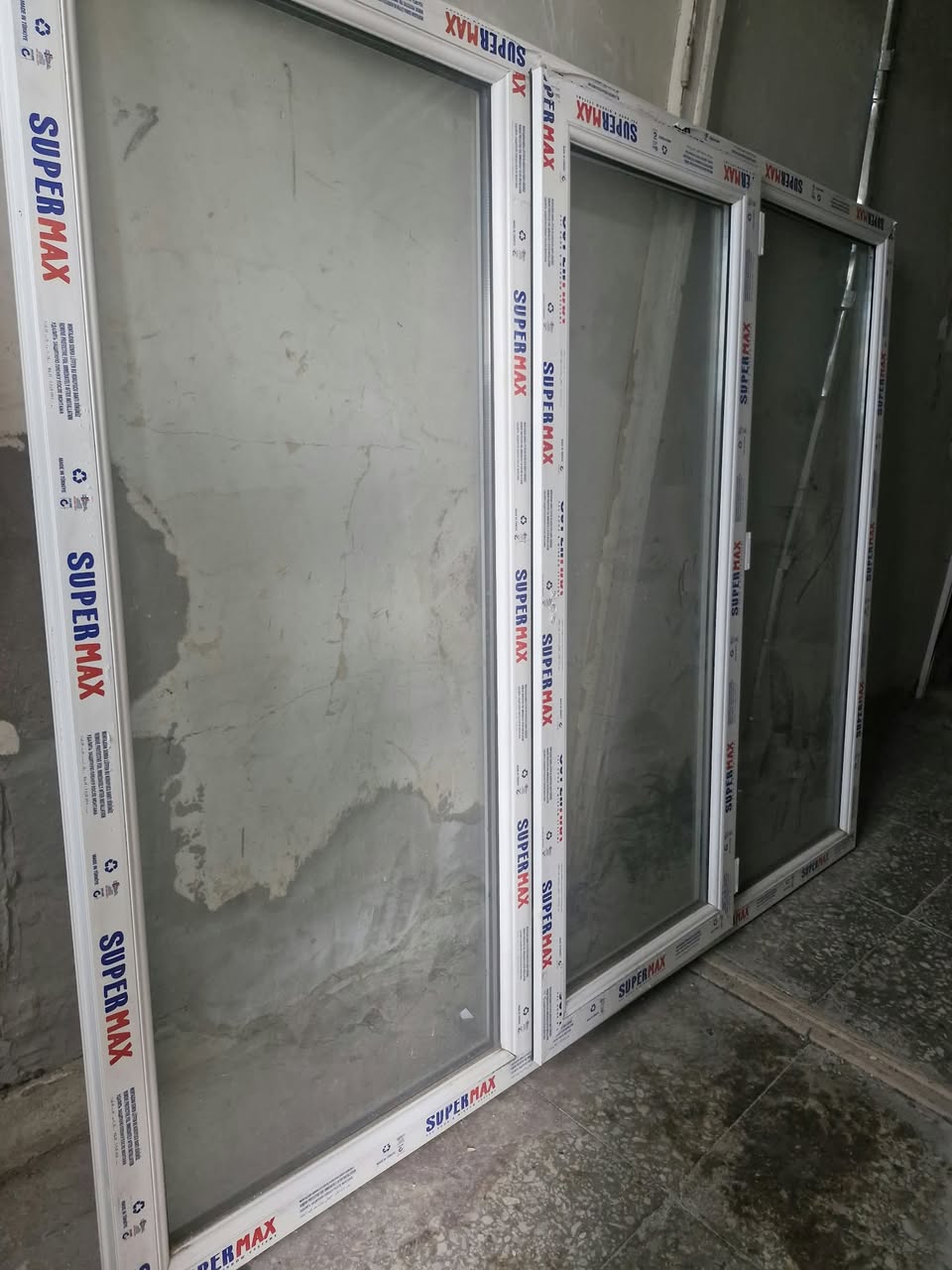 Eni 2m hündürlüyü 1m və 65 — 250₾