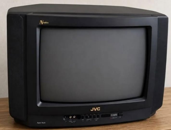 JVC N Series televizor, pultu var