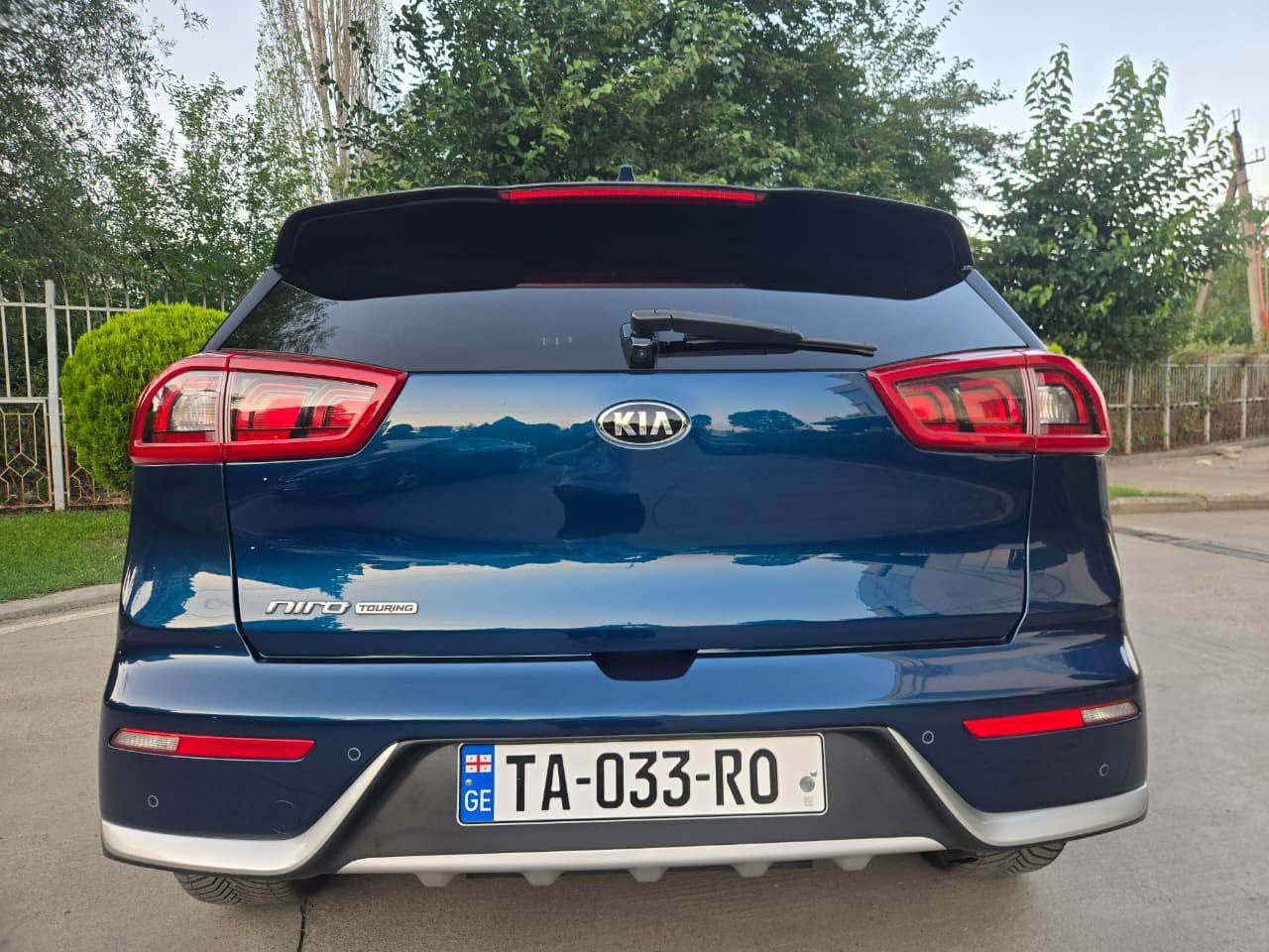 Kia Niro 2017 — 12,800$
