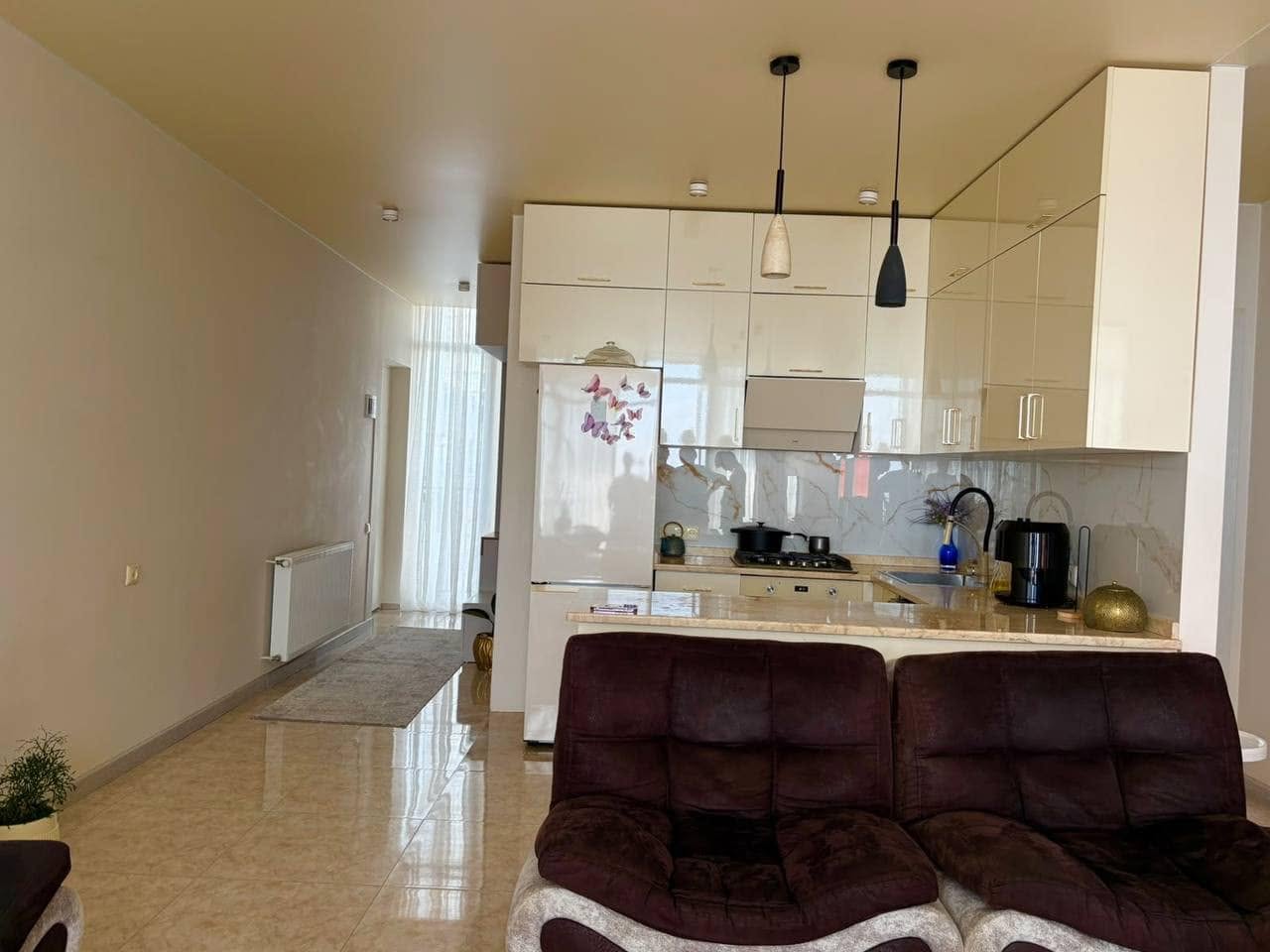 3 otaqlı mənzil kirayə verilir, Batumi — $1,300