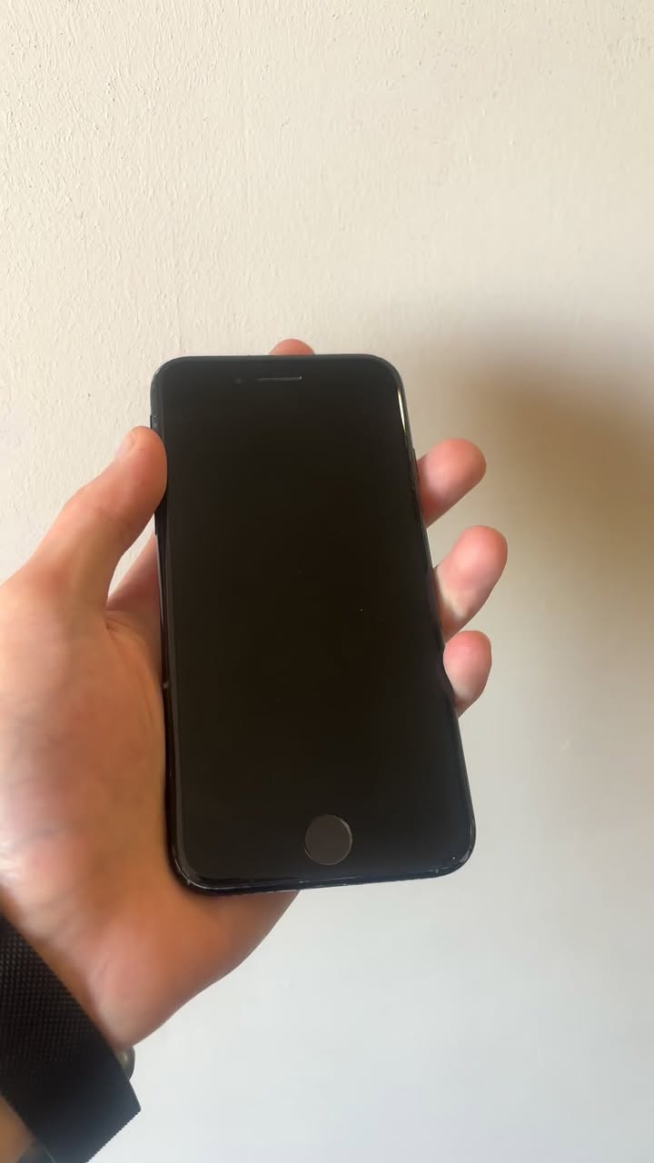 Iphone Se 2020 64GB 🔋100% տուփ 2020 — 35,000 AMD