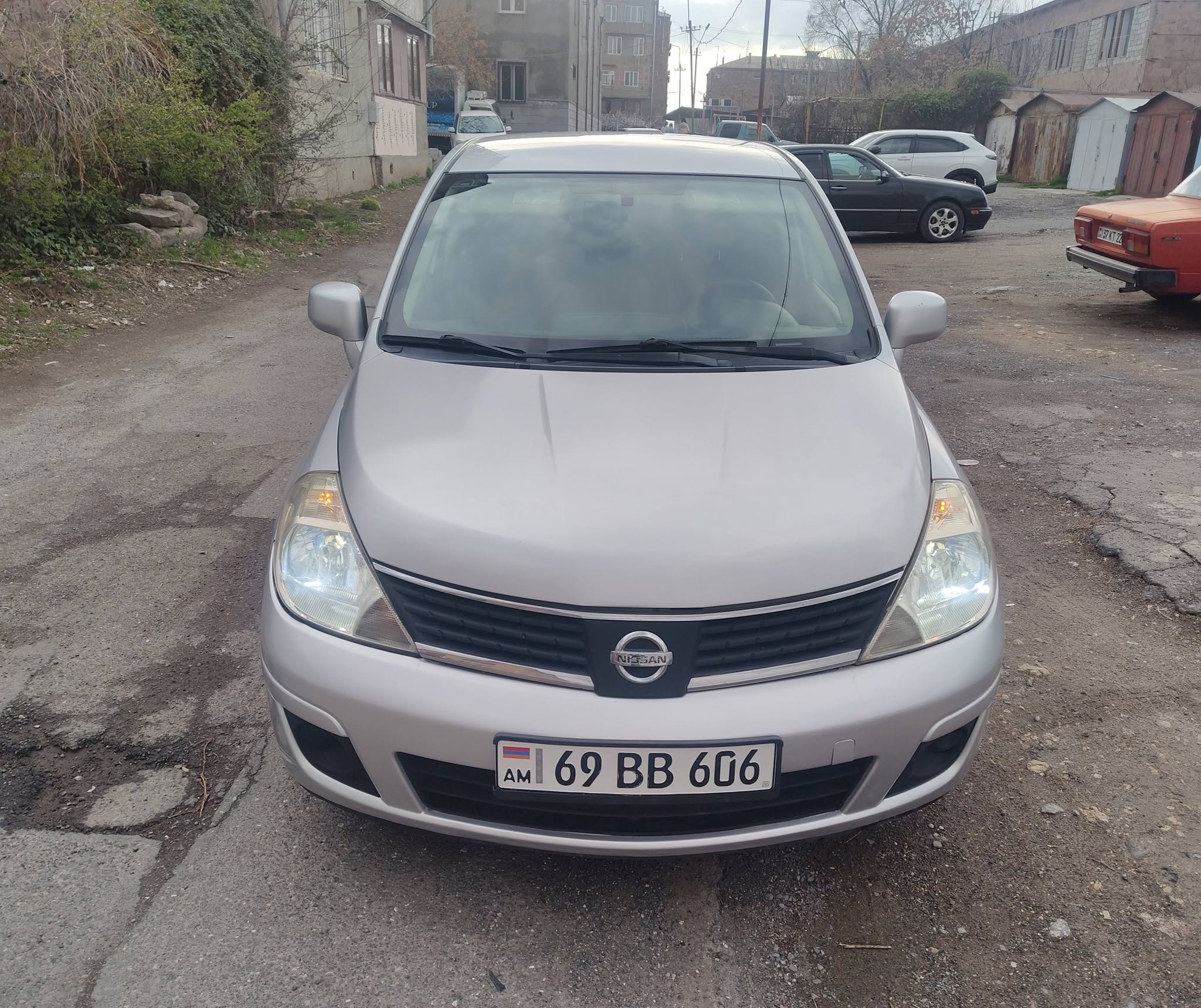 Nissan Versa 2006