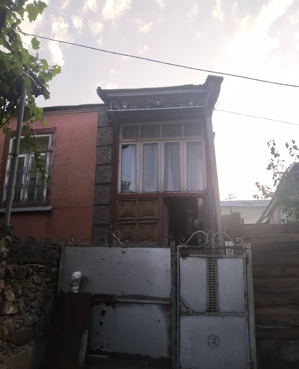 Ev, Tbilisi