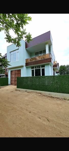 Təcili olaraq Gonioda yanaşı iki ev satılır — 190,000$
