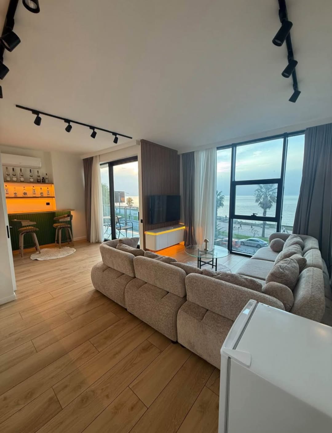 1 otaqlı mənzil icarəyə verilir, Batumi — $1,000