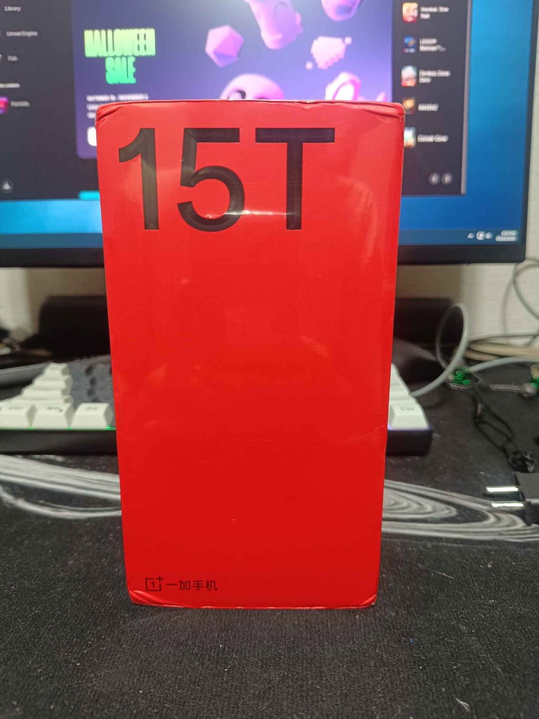 Telefon yeni, açılmamış kutusunda. Teknik özellikleri 2026