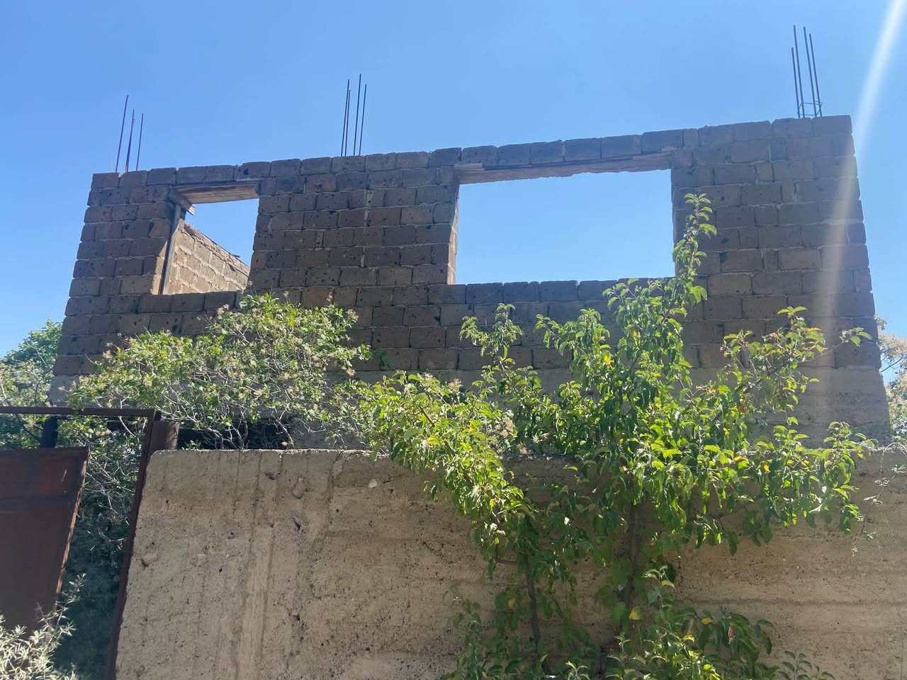სახლი, აბოვიანი — $39,000