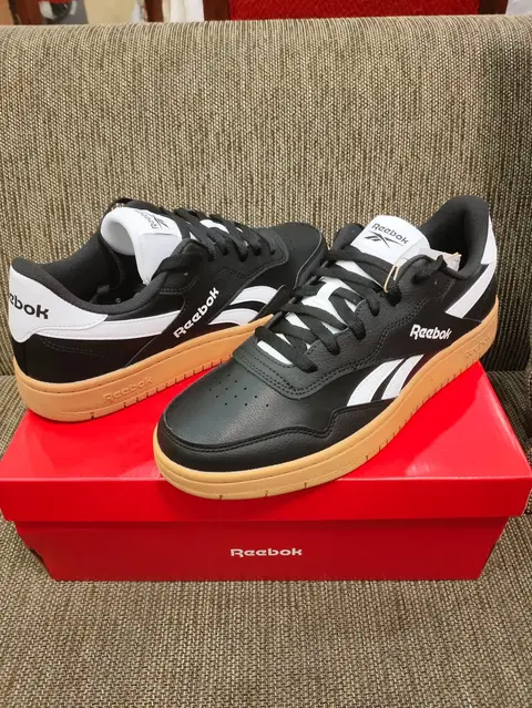 Orijinal Reebok ayakkabılar, 41-42 numaralar