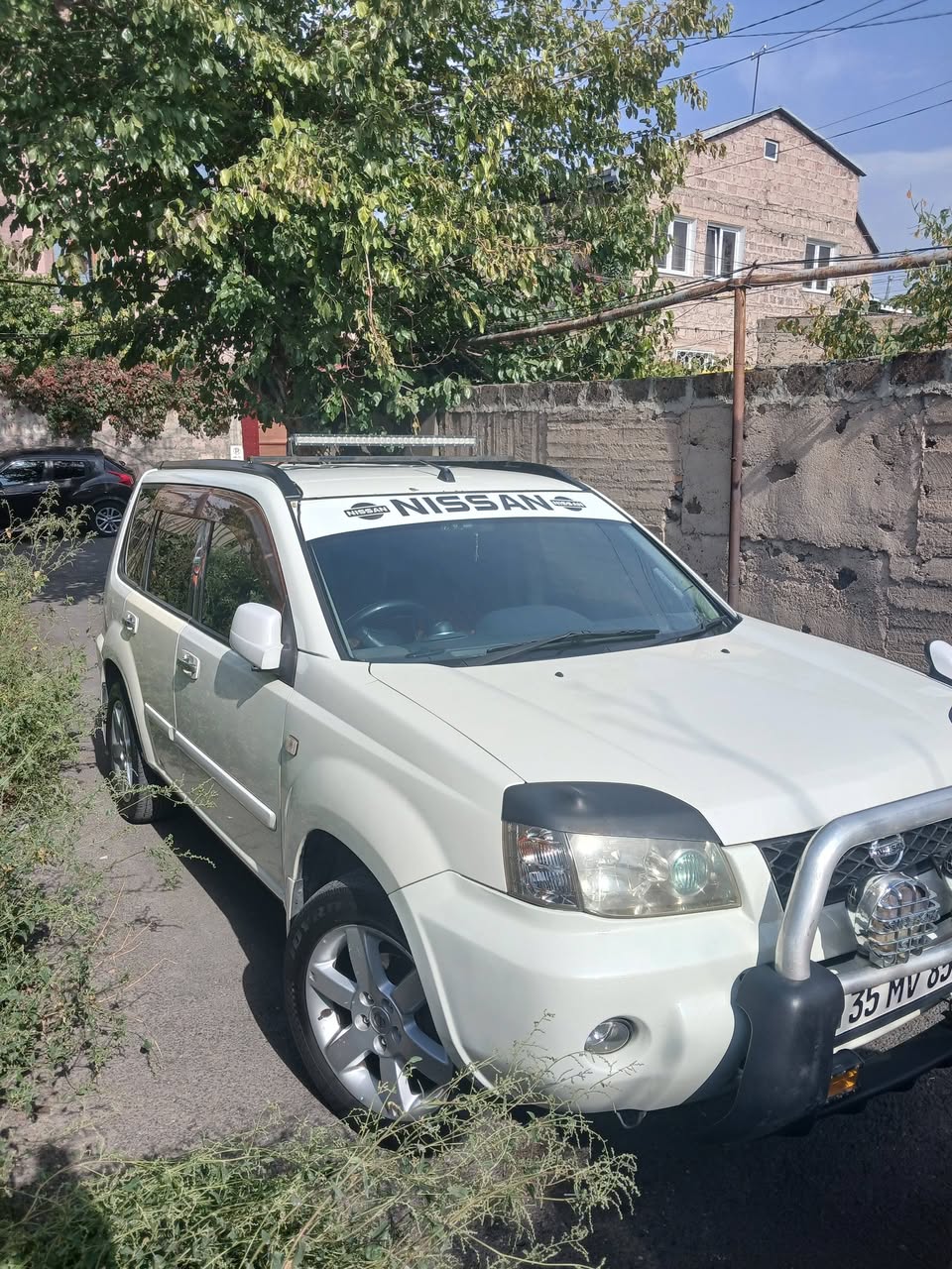 Nissan X-Trail T30 2005, white