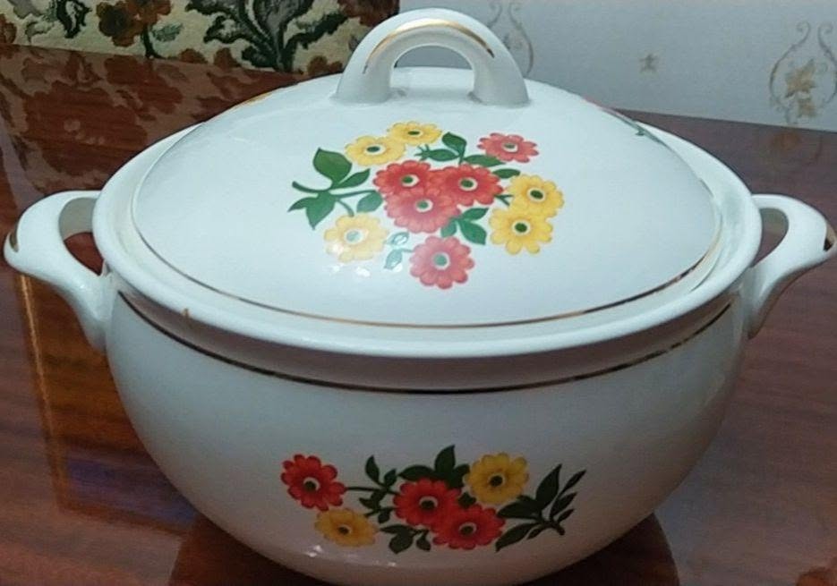 Vintage porcelain tureen with lid