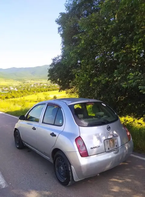 Nissan 2003