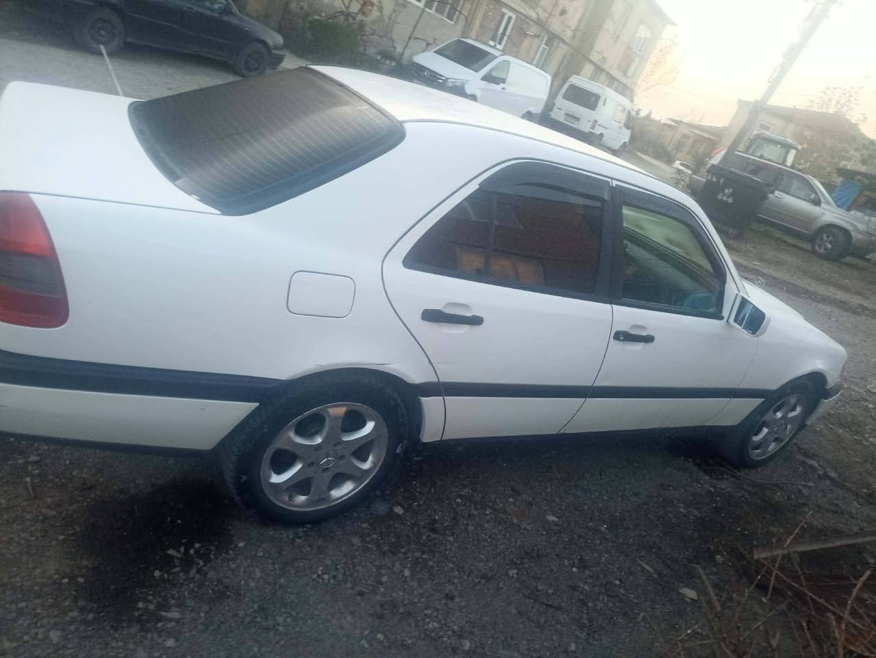 🚗 Срочно продается автомобиль 1995 года — 2,000$