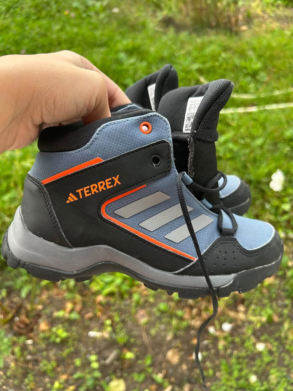 Children's shoes size 33