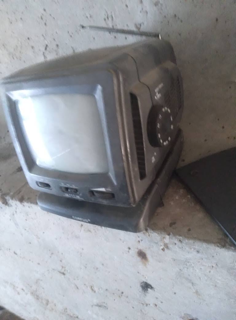 For sale antique television, shipping is possible