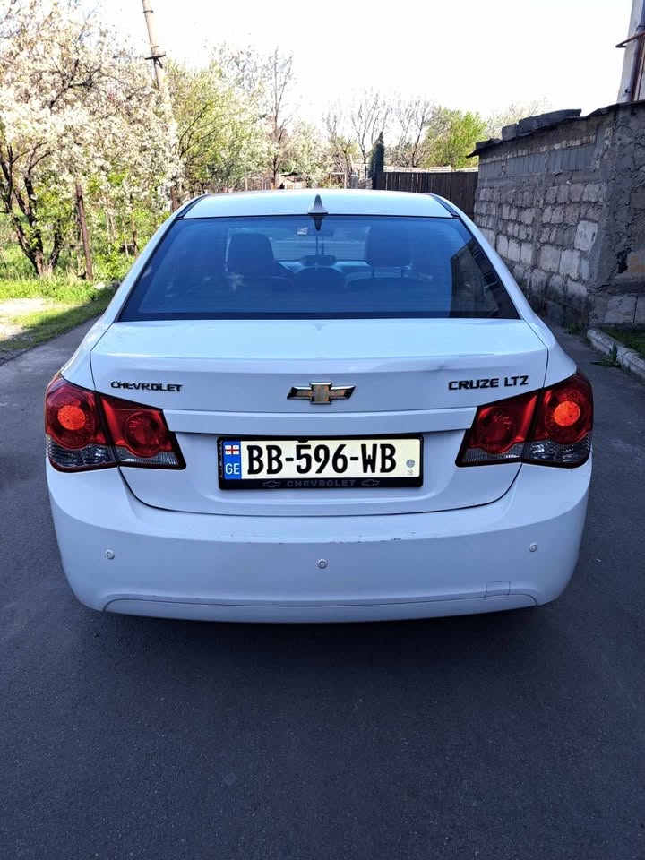 Продаётся срочно Шевроле Круз 2010 года — 900$