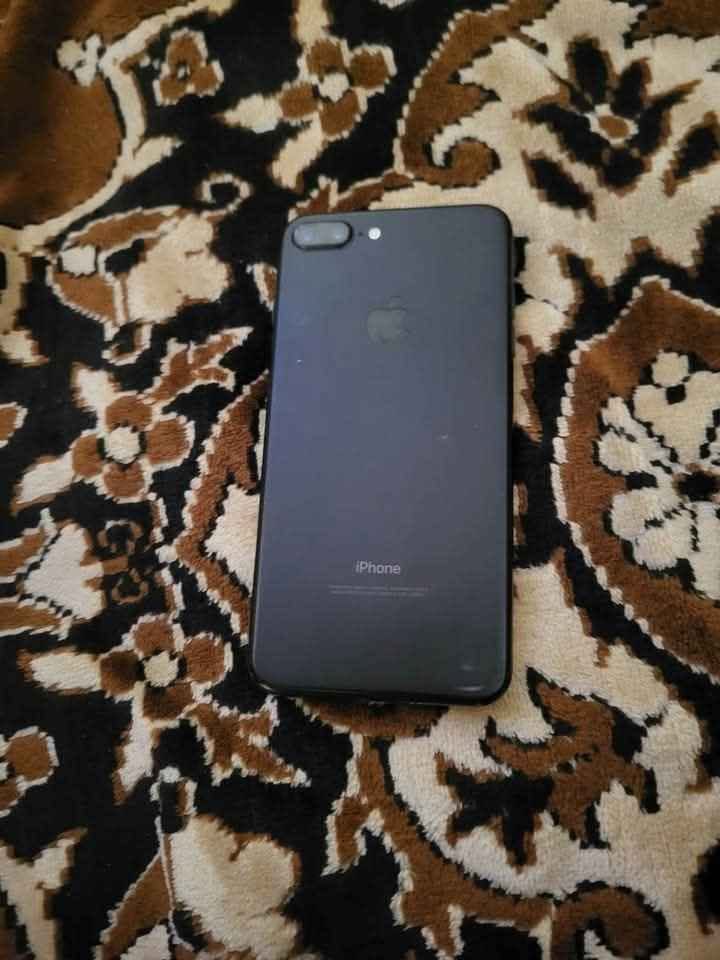 iPhone 7 Plus ekranı ve gövdesi