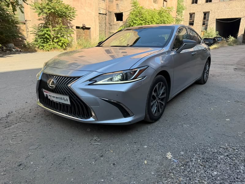 Lexus ES Series 2023