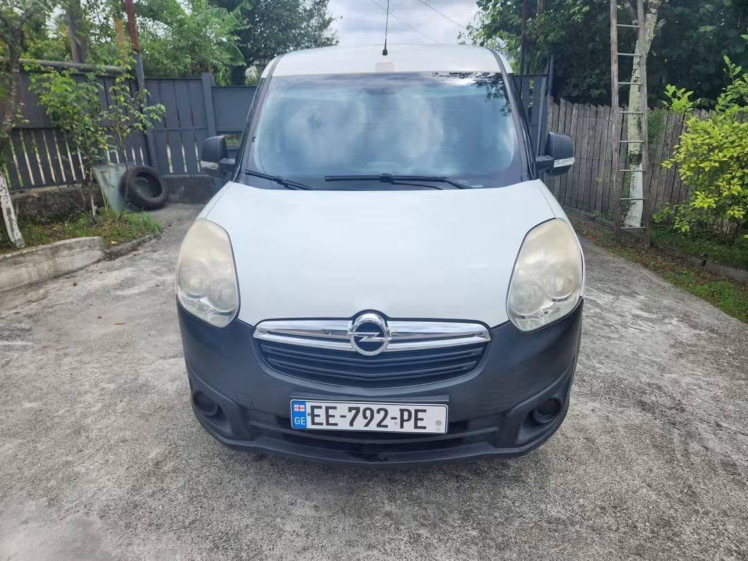 Təcili satılır, qiyməti 5200$$ televizor