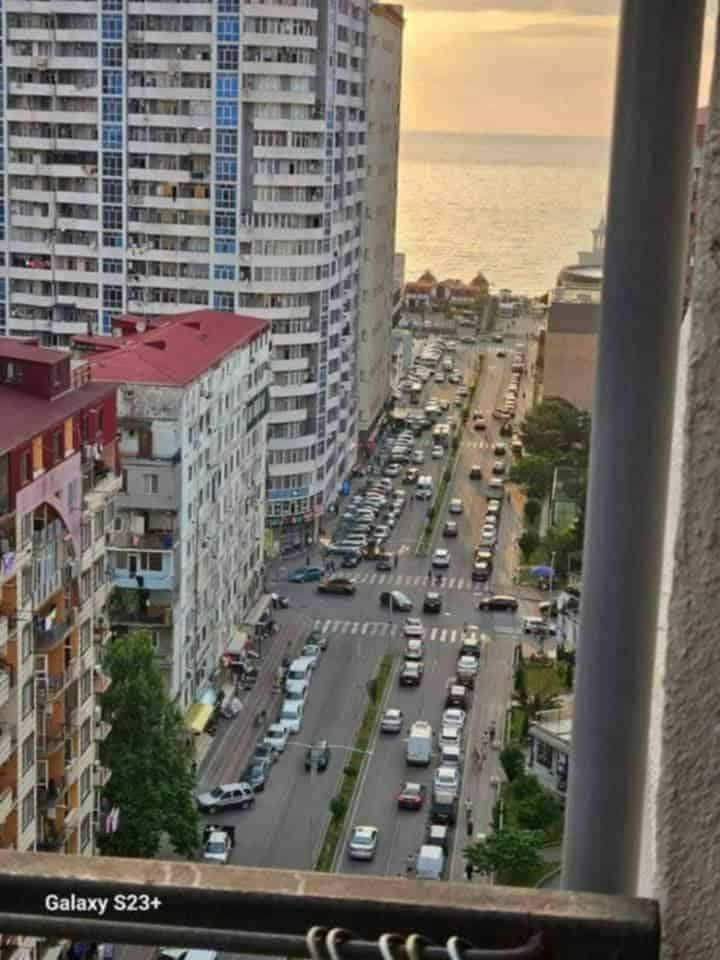 ქირავდება 3-ოთახიანი ბინა, ბათუმი — 1,200 ₾