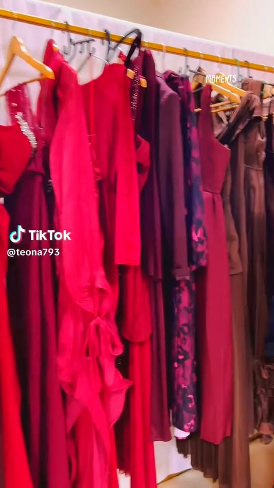Elbiseler Çhorotsku'da kiralanır ve satılır
