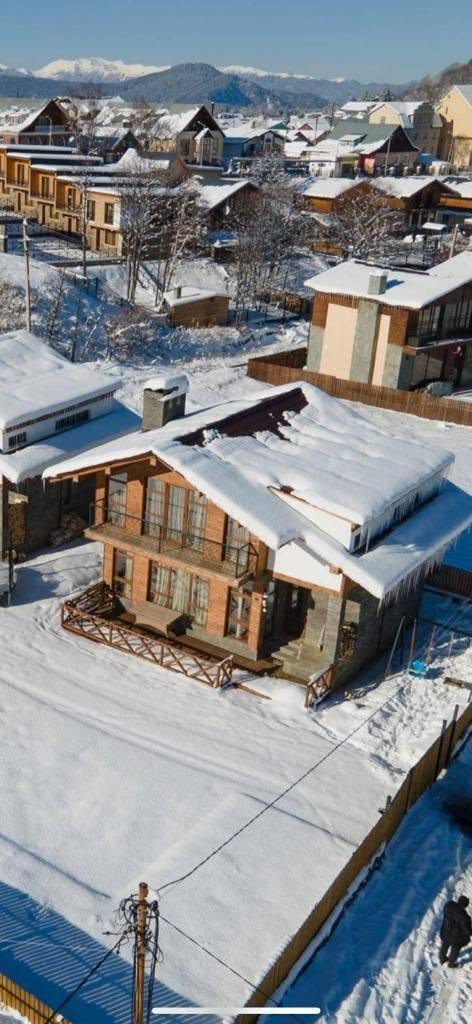 Ev, Borjomi