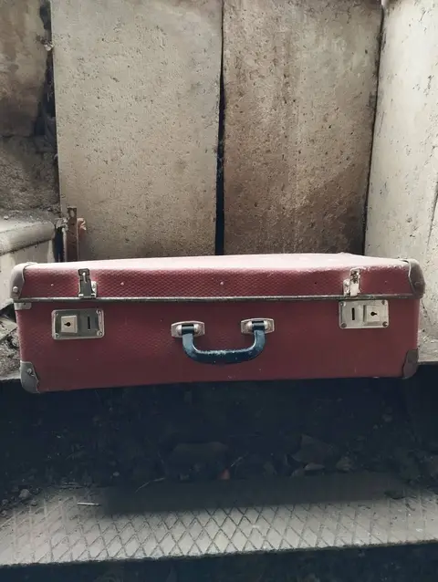 Կարմիր վինտաժ ճամպրուկ