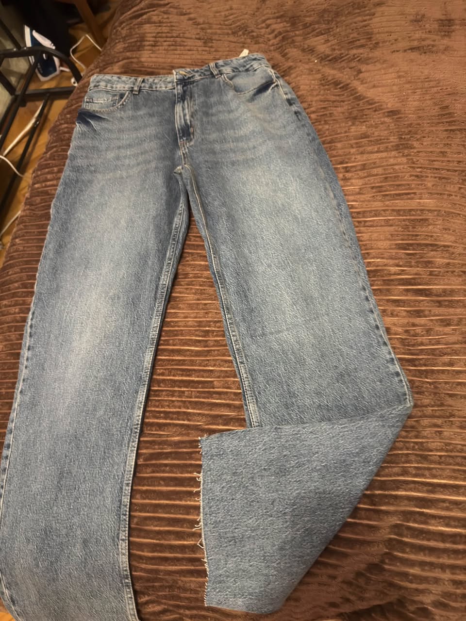 Zara ჯინსი 40 ნომერი, ახალი