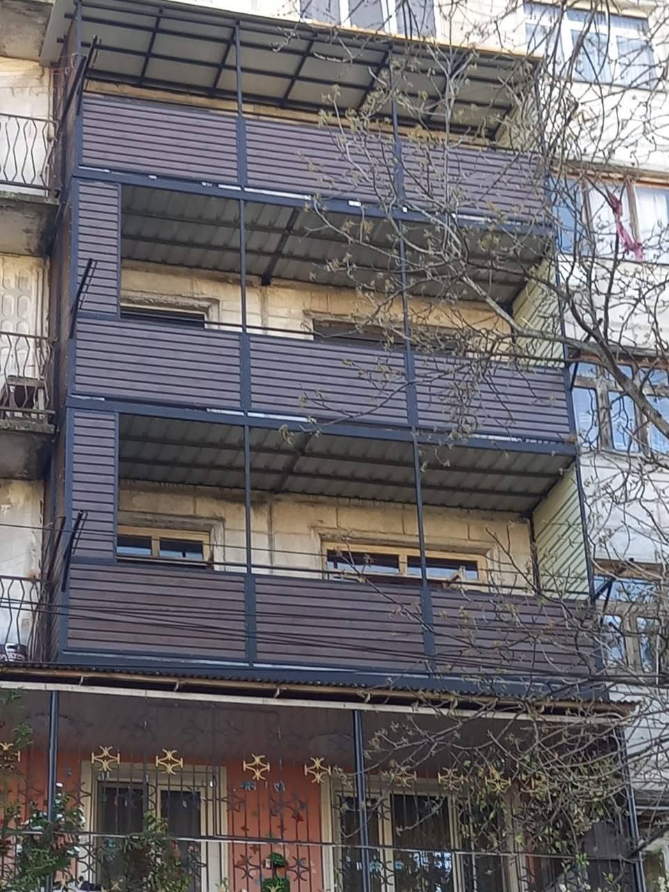 Kutaisi'de herhangi bir katta balkon eklemeleri yapıyorum