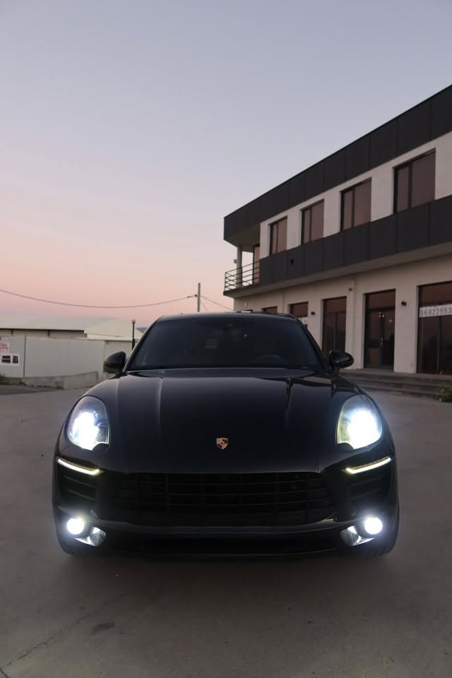 2015 год 3.6 турбо двигатель Порше Макан — 19,000$