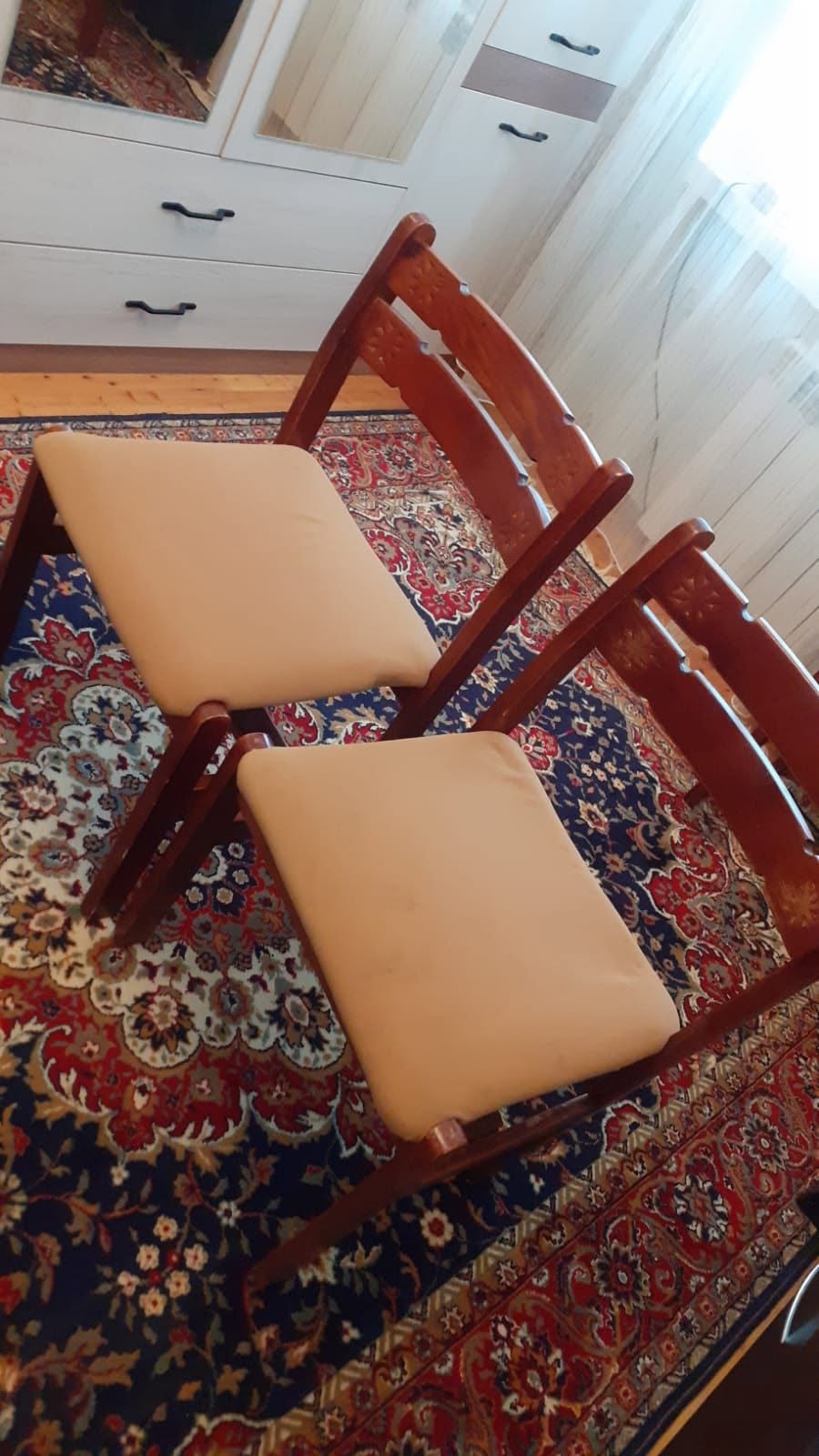 Avtomobil