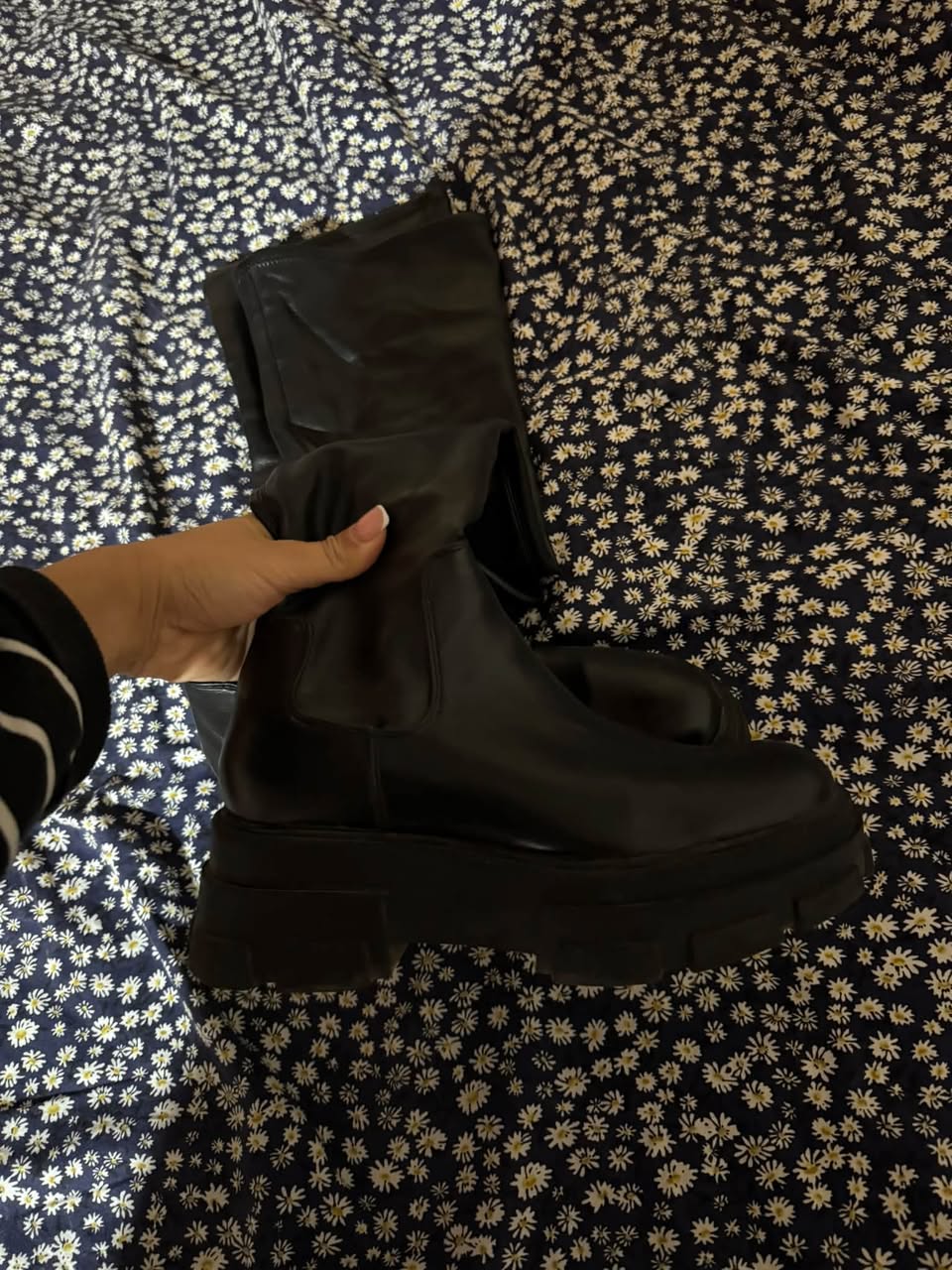 Stradivarius qara botinkalar, 37 ölçüsü