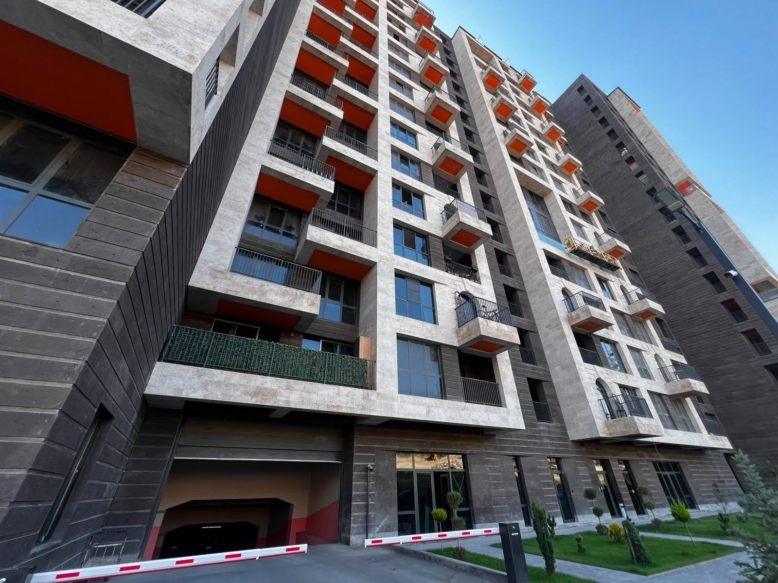 2 otaqlı mənzil satılır, İrəvan — $164,000