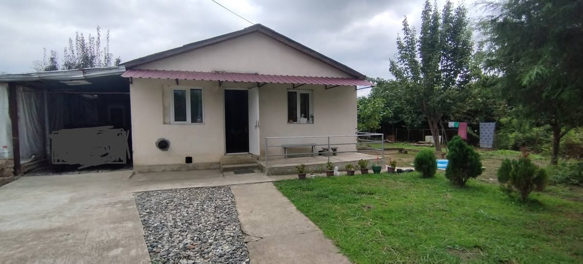 Վաճառվում է 7 սենյականոց բնակարան, Զուգդիդի
