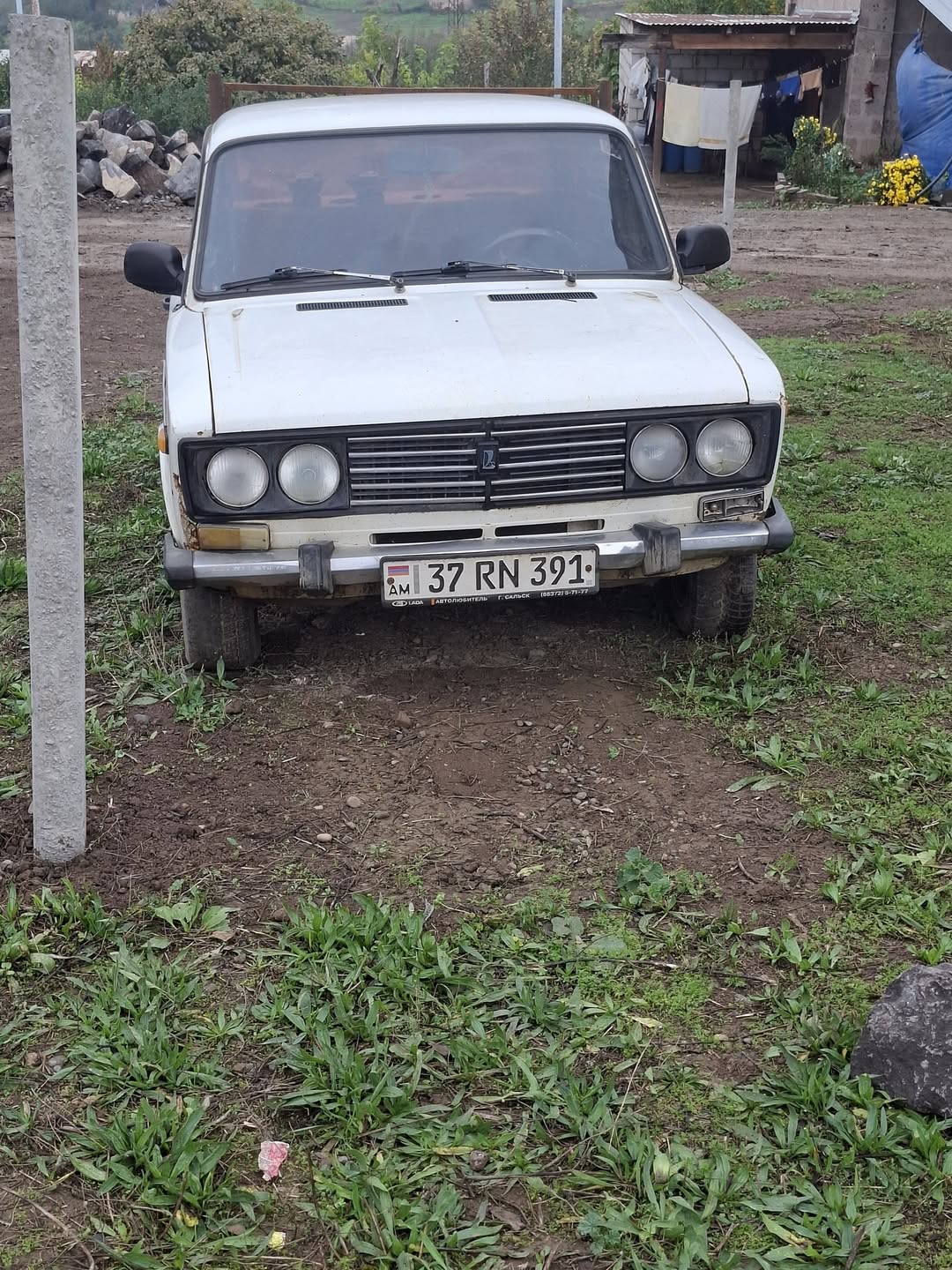 Satılıq, təcili suallar üçün zəng edin