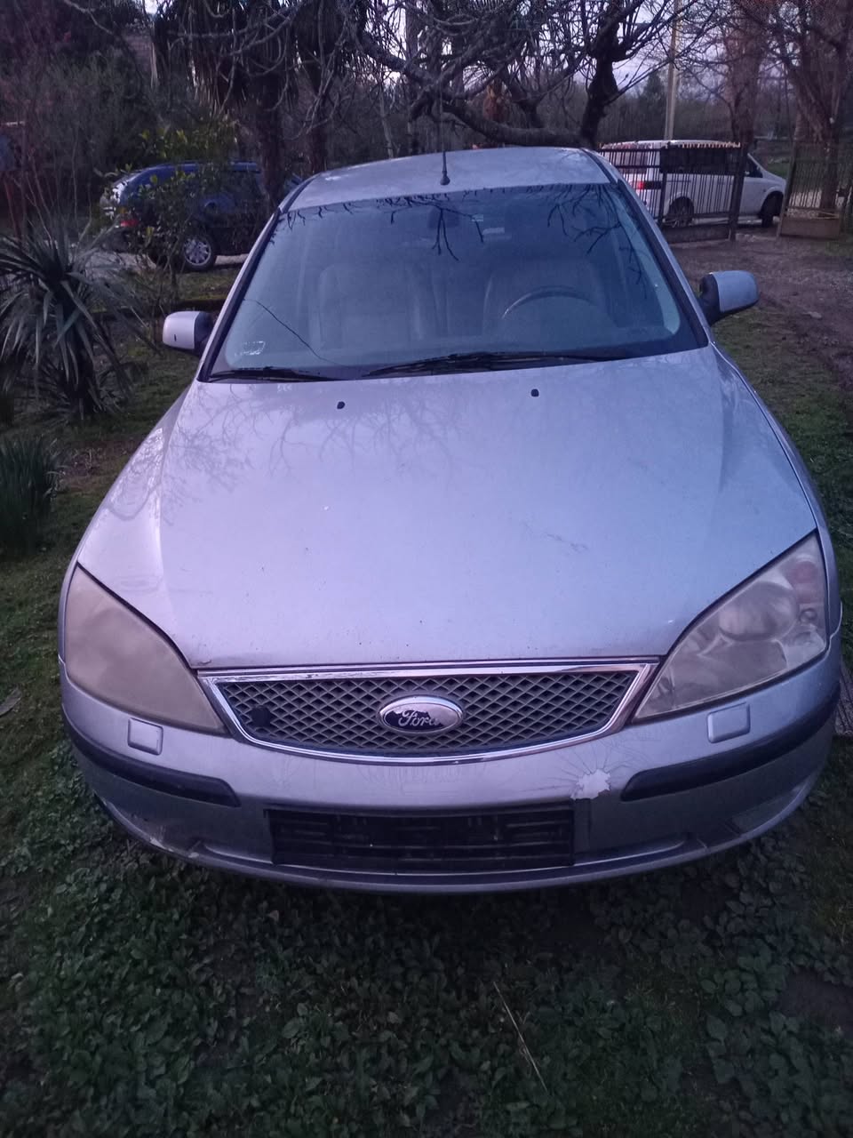 Ford Mondeo 2005 breaks down