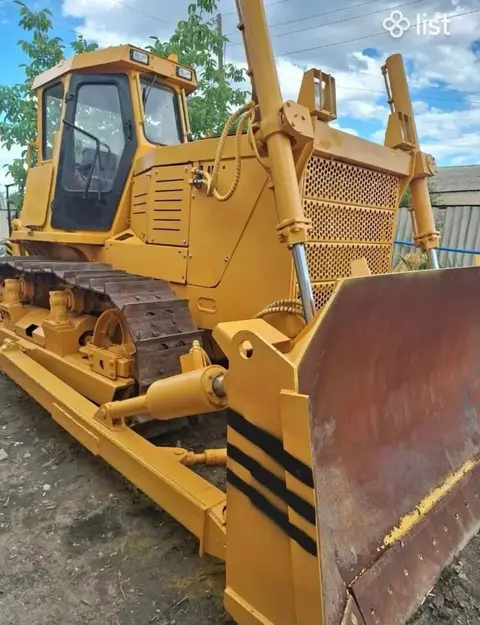 Bulldozer tractor бульдозер Б10 is from 2021
