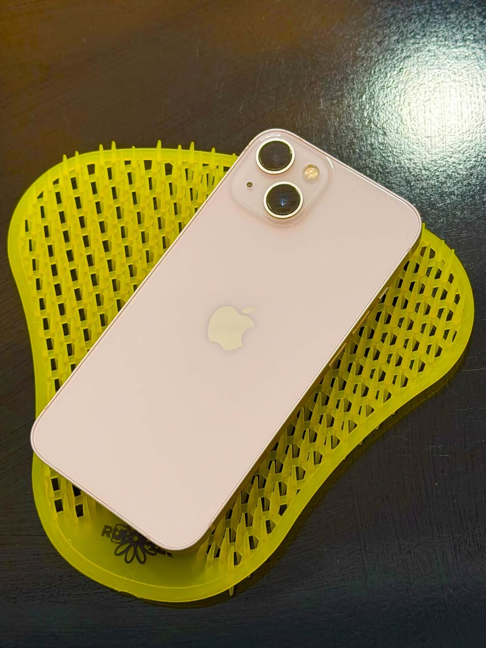iPhone 13 Pink, 128 GB; battery health 76%. The phone costs 550₾