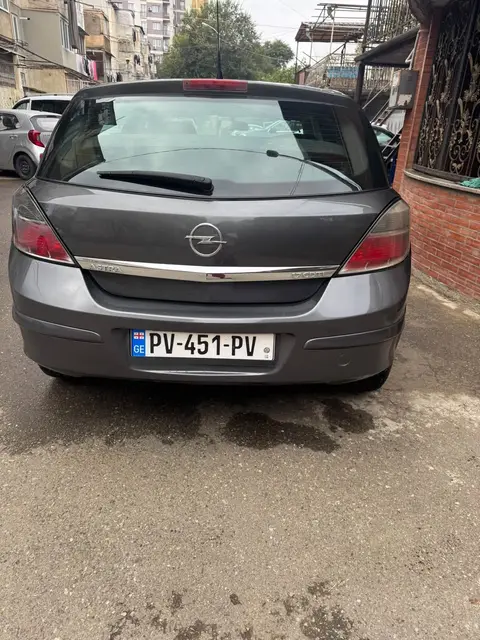 Satılır Opel Astra 2012-ci il, 1.7 turbodizel. 3500$