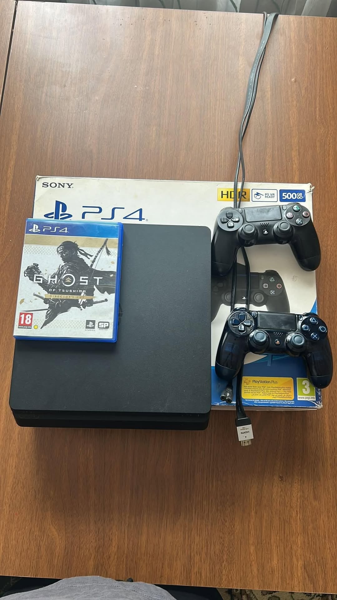 ვყიდინებ PS4 Slim კარგ მდგომარეობაში.