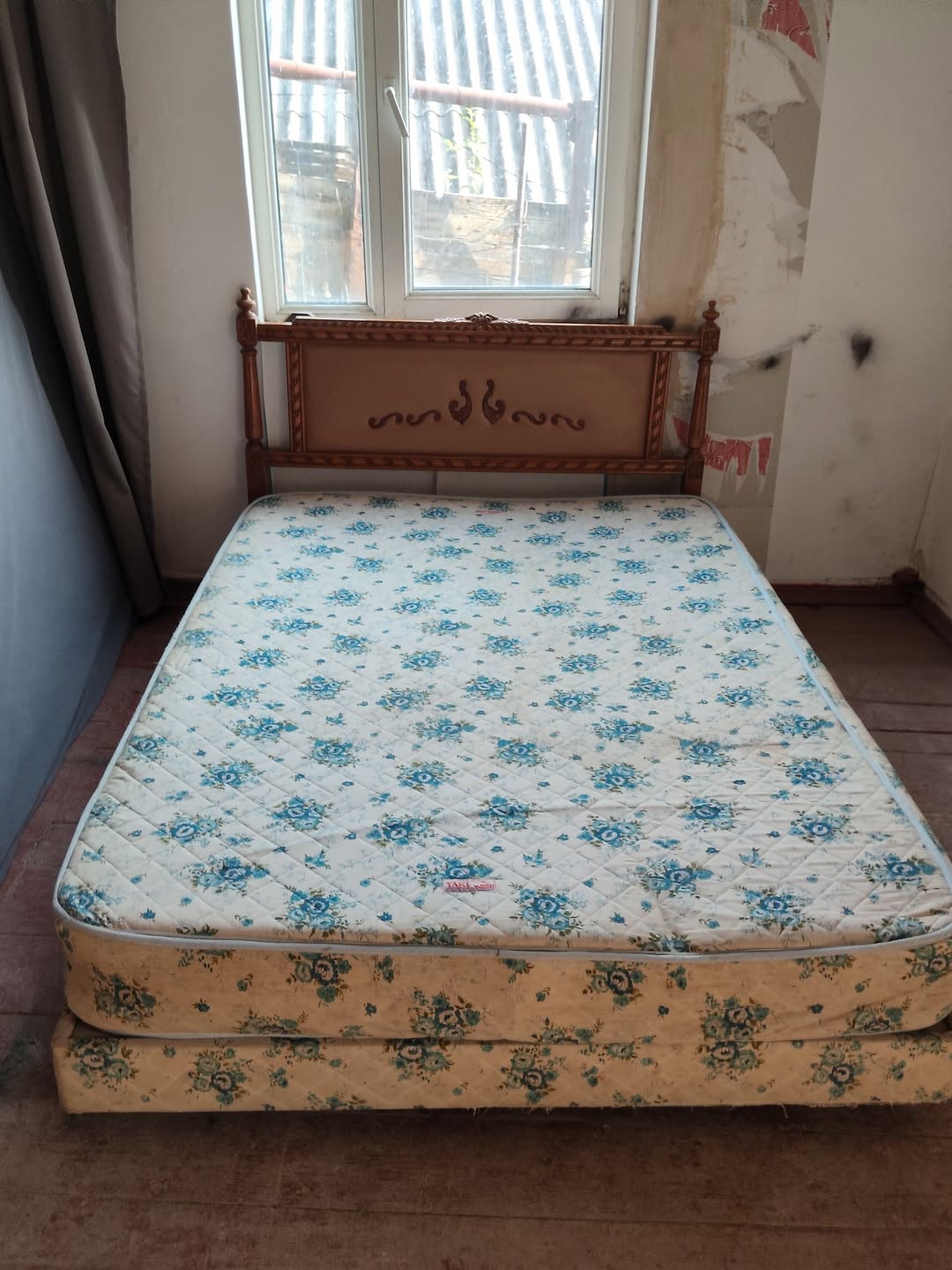 Ərəb divanı satılır təmiz taxta matrası ilə — 150₾