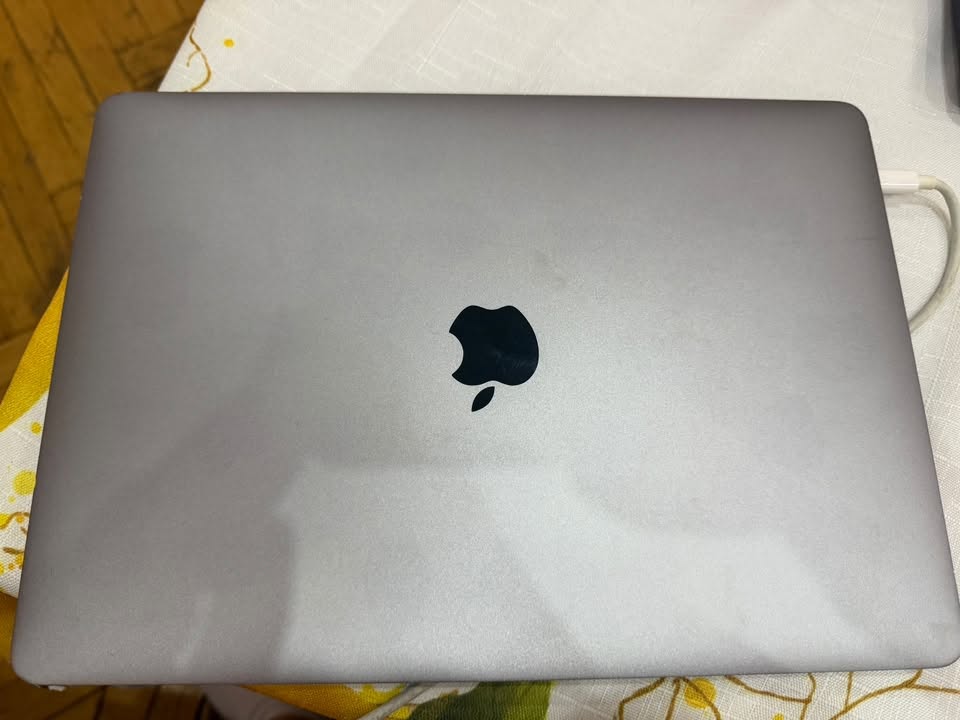 MacBook, ბატარეის პრობლემით, ფასი შეთანხმებით