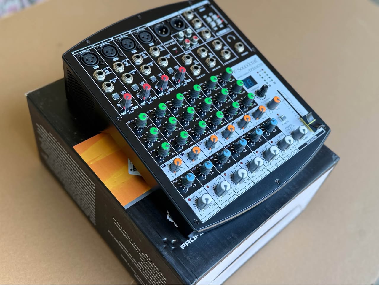 იყიდება Soundcraft Fx8 არის სულ ახალი — 400₾